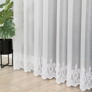 Firanka haftowana ze wzorem 280cm biała