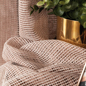 Firanka typu siatka z ołowianką 310cm różowy z błyskiem