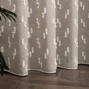 Firanka fantazyjna z widocznymi zdobieniami 300cm chłodny beż