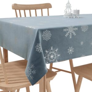 OBRUS ŚWIĄTECZNY VELVET ŚNIEŻKI 110x160cm jasny niebieski ze srebrnym zdobieniem