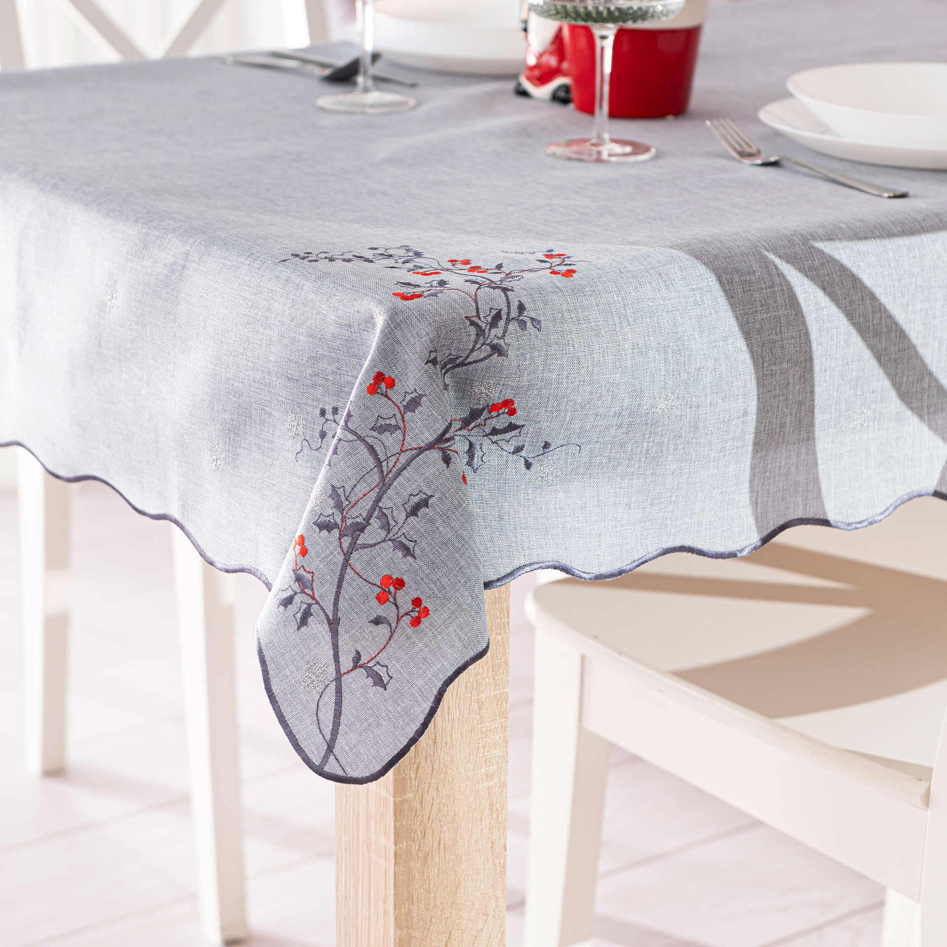 OBRUS ŚWIĄTECZNY Z HAFTEM JARZĘBINA 120x160cm szary