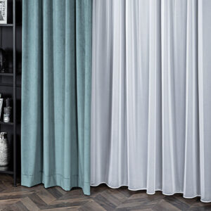 Firanka gładka w stylu glamour z ołowianką 300cm biała